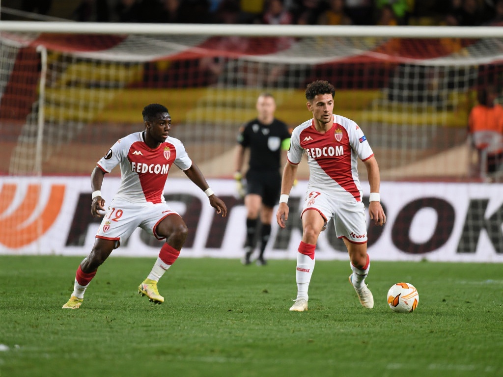 摩纳哥绝地逆转尼斯 大巴黎夺冠梦碎 通过案例分析,可以发现摩纳哥在进攻端采用